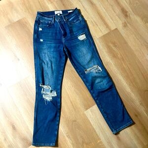 Frame ankle length distressed jeans. Size 25